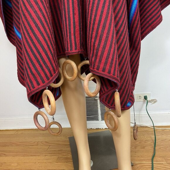 Vtg Handmade Bolivian Wool Poncho Blanket Weight Wood Rings Red Black Striped - Picture 4 of 9